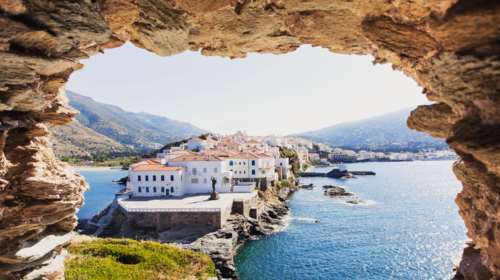 Υμνοι διεθνών ΜΜΕ για την Ανδρο: Αρχοντικό νησί, τοπία που θυμίζουν καρτ ποστάλ