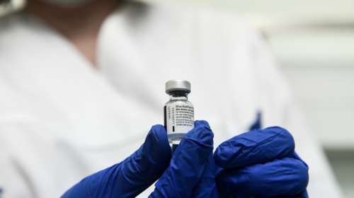 Καθηγητής Γραβάνης για εμβόλιο AstraZeneca: Αποπροσανατολιστική η συζήτηση με 70 νεκρούς την ημέρα