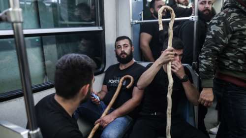 Απόβαση 1.500 Κρητικών αγροτών: Με κατσούνες και χωρίς μάσκες στο μετρό - Διαμαρτυρία στο υπ. Αγροτικής Ανάπτυξης