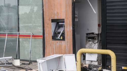 Ιλιον: Εκρηξη σε δύο ΑΤΜ - Πήραν τα χρήματα και εξαφανίστηκαν