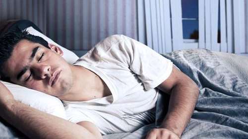 Υπνική παράλυση: Τι είναι και πώς μπορεί να συνδέεται με τον κορονοϊό και τη μετάλλαξη Όμικρον