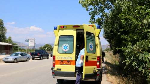 Ξυλόκαστρο: Σοβαρό τροχαίο με τραυματίες και εγκλωβισμένους στη Λυκοποριά