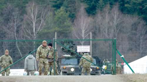 Ουκρανία: Φόβοι για ανοιχτή στρατιωτική σύγκρουση - Οι πρώτες κυρώσεις της Δύσης στη Ρωσία