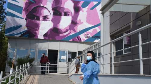 Κορονοϊός: Ο καθηγητής Τζανάκης εξηγεί γιατί υπάρχουν εμβολιασμένοι που νοσηλεύονται σε ΜΕΘ