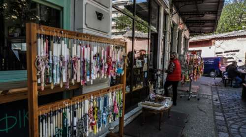 Εορταστικό ωράριο: Πώς θα λειτουργήσουν τα καταστήματα για το Πάσχα - Ποια Κυριακή θα είναι ανοιχτά