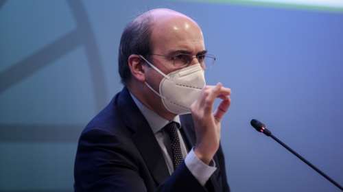 Χατζηδάκης: Δύο μήνες παράταση για τα επιδόματα ανεργίας