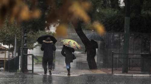 Η κακοκαιρία "σαρώνει" την Αττική - Πλημμύρες σε έρημους δρόμους - Πότε θα υποχωρήσουν τα έντονα καιρικά φαινόμενα