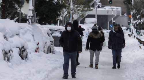 Τζανάκης για τα... θετικά της κακοκαιρίας: Μπορεί να &quot;φρενάρει&quot; την εξάπλωση του κορονοϊού