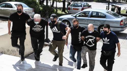 Φρίκη με 19χρονη στην Ηλιούπολη: Στον ανακριτή ο πατέρας βιαστής και ο σύντροφος αστυνομικός μαστροπός - Είχε και συνεργούς