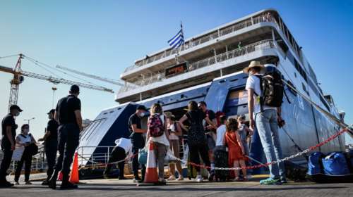 Παγώνη: Να εμβολιαστούν τουλάχιστον με μία δόση οι ταξιδιώτες πριν φύγουν για διακοπές