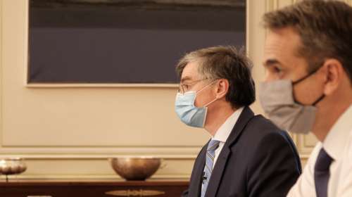 Σύσκεψη Μητσοτάκη - Τσιόδρα στο Μαξίμου για την πανδημία - Περαιτέρω συνεργασία με τον ιδιωτικό τομέα