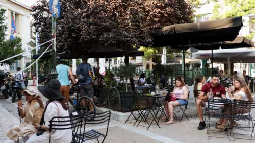 Ο Στέλιος Πέτσας &quot;μας υποψιάζει&quot;, ότι εστιατόρια και χώροι διασκέδασης θα ανοίξουν μόνο για...εμβολιασμένους