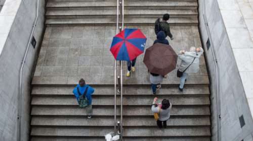 Καιρός: Πέφτει και άλλο η θερμοκρασία - Με νεφώσεις και βροχές ξεκινά ο Οκτώβριος