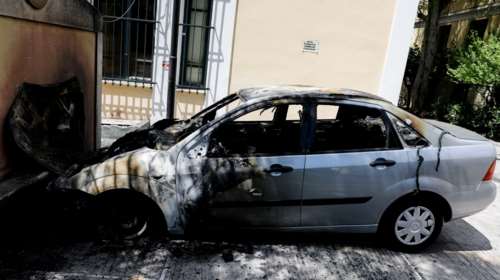 Εμπρησμοί αυτοκινήτων τη νύχτα στην Αττική