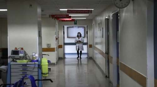 Γέμισαν οι ΜΕΘ στη Λάρισα: Καθημερινές οι διακομιδές στην Αθήνα