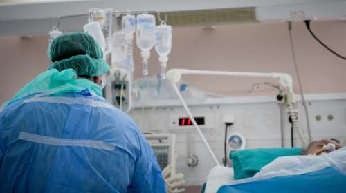 Καμπανάκι για τις ΜΕΘ - Θεοδωρακοπούλου: Οι αρνητές δυσκολεύουν την κατάσταση, δεν μετανοούν
