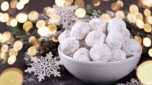 Κουραμπιές: Η ιστορία του παραδοσιακού χριστουγεννιάτικου γλυκού - Πού έχει τις ρίζες του, από πού βγαίνει το όνομα