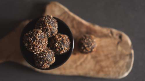 Τρουφάκια με πραλίνα φουντουκιού: Γρήγορη συνταγή με μόνο 5 υλικά