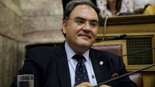 Σαρηγιάννης: 9.500 κρούσματα την ημέρα στις αρχές Δεκεμβρίου - Οι εμβολιασμένοι θα νοσήσουν ηπιότερα