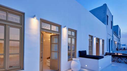 Villa Kampani, με θέα το Γιαλό της Μυκόνου - Χτισμένη τη δεκαετία του 1850 [εικόνες]