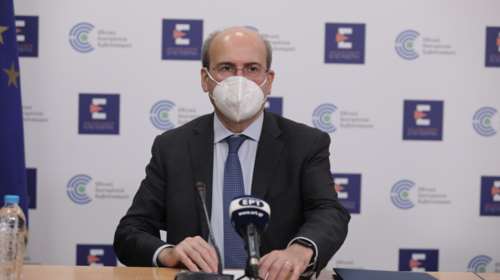 Ο Χατζηδάκης απαντά αν έρχονται απολύσεις ανεμβολίαστων εργαζομένων στον ιδιωτικό τομέα