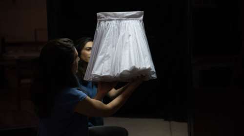 Μία... φουστανέλα στο αεροδρόμιο &quot;Ελ. Βενιζέλος&quot; - Το μήνυμα που στέλνει, πώς τη &quot;φοράμε&quot; [εικόνες]