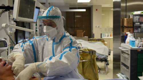 Κορονοϊός - Διευθύντρια ΜΕΘ ΑΧΕΠΑ: Νοσηλεύουμε ανθρώπους 35 έως 70 ετών - Κενά τα δύο από τα 42 κρεβάτια ΜΕΘ