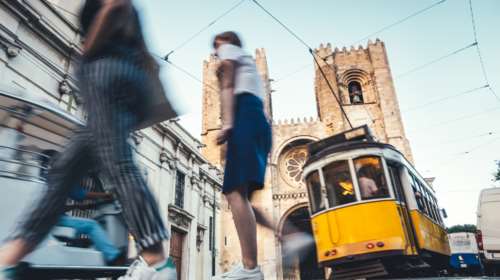 Η μεγάλη επιτυχία της Πορτογαλίας: Από το σκληρό lockdown στην κανονικότητα - Πώς τα κατάφερε