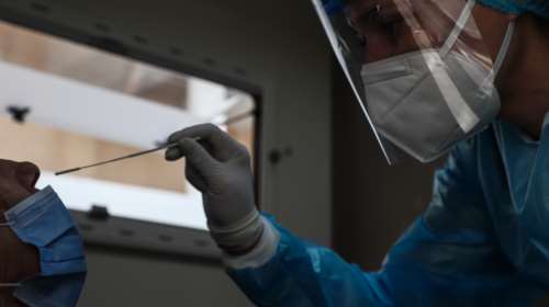 Μετάλλαξη Ομικρον: Φόβοι για μεγάλη διασπορά σε όλη την Κρήτη - Δύο γυναίκες που γύρισαν από τη Γαλλία τα νέα κρούσματα