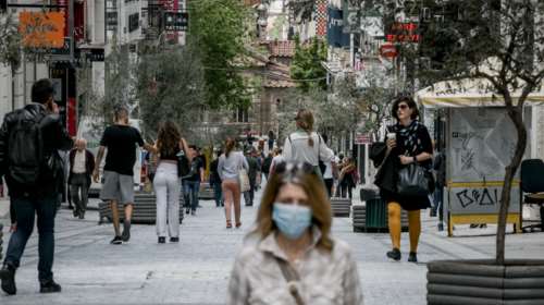 Κορονοϊός: Η εκτόξευση των κρουσμάτων πάει πίσω τη χαλάρωση των μέτρων - Συνεδριάζουν οι ειδικοί