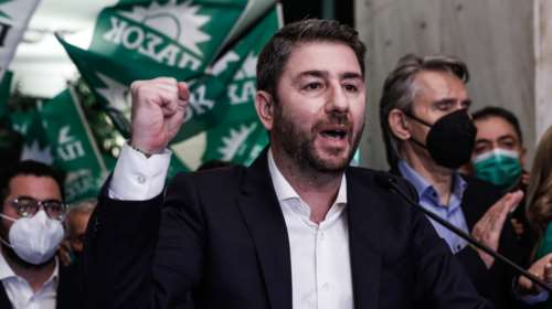 Πρόεδρος με 68% ο Νίκος Ανδρουλάκης: &quot;Το ΠΑΣΟΚ είναι εδώ, ενωμένο δυνατό - Χωρίς νικητές και ηττημένους&quot;