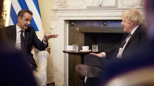Ασφυκτικό πρέσινγκ Μητσοτάκη σε Τζόνσον για την επιστροφή των Γλυπτών του Παρθενώνα - Αρνητική η Βρετανία