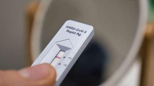 Ξεκινά σήμερα η διάθεση των self tests - Προτεραιότητα σε μαθητές Λυκείου και εκπαιδευτικούς