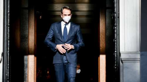 O Μητσοτάκης ανακοινώνει τα μέτρα στήριξης για την ακρίβεια: Πώς θα δίνεται το &quot;επίδομα κίνησης&quot;