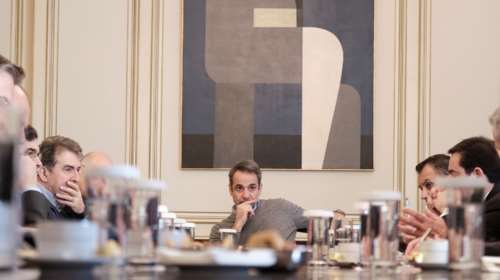 Η Αθήνα &quot;σφραγίζει&quot; τα σύνορα, αγωνία για τα νησιά