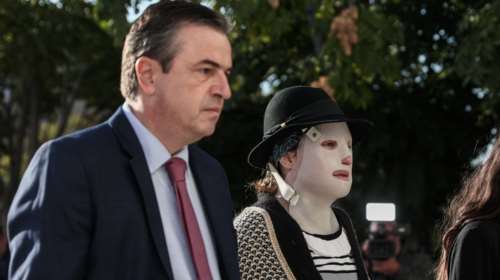 Δίκη για βιτριόλι: Απολογείται την Πέμπτη η Κακαράντζουλα - &quot;Περιμένουμε ένα θέατρο εμπλουτισμένο με μυθοπλασία&quot;