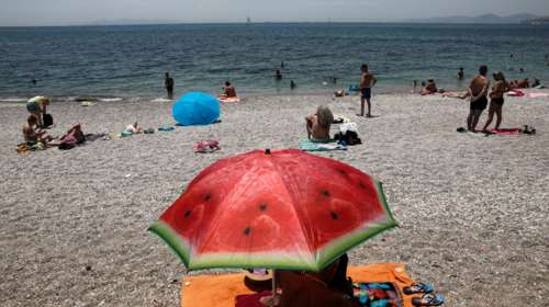 Συνεχίζεται το κύμα καύσωνα και σήμερα - Πού θα πέσει ελάχιστα η θερμοκρασία και θα βρέξει