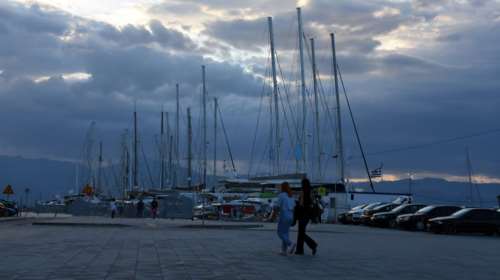 Καιρός: Συννεφιά και χαμηλές θερμοκρασίες - Πού θα σημειωθούν βροχές