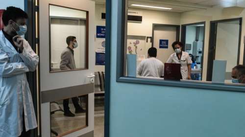 Έκτακτο σχέδιο διακομιδής ασθενών από την Αττική στο νοσοκομείο Χαλκίδας: Φεύγουν οι πρώτοι ασθενείς από το Λαϊκό