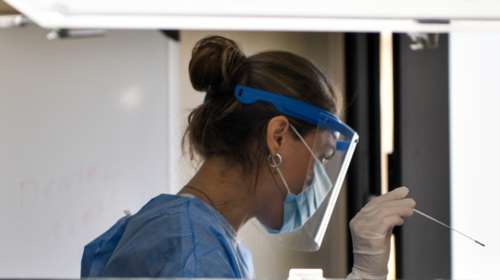 Κορονοϊός: Άσχημα νέα με 408 κρούσματα σε 24 ώρες - Έξι νεκροί και 89 διασωληνωμένοι