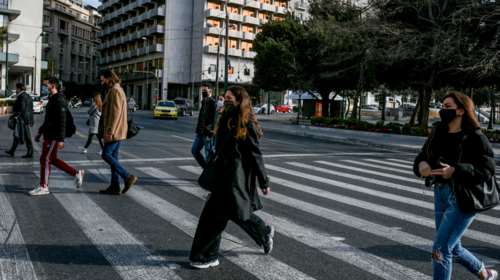 Δεν φεύγει ο κορονοϊός: Οι τρεις λόγοι που ανεβαίνουν πάλι τα κρούσματα