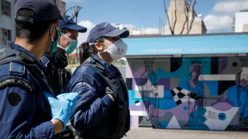 Τα μέτρα χαλαρώνουν, τα πρόστιμα μένουν: 150 ευρώ για μη χρήση μάσκας