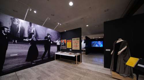 "Ο γαλαξίας μου: Μίκης Θεοδωράκης": Επετειακή έκθεση για τα 96 χρόνια δραστήριας και δημιουργικής ζωής του