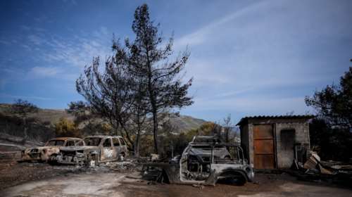 Φωτιά στη Νέα Μάκρη: Ισχυρές ενδείξεις εμπρησμού - Τρεις παρόμοιες νυχτερινές φωτιές στην Αττική μέσα σε 15 μέρες