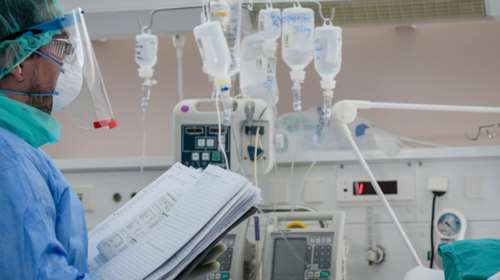 Κορονοϊός: 482 νέα κρούσματα - Στους 500 έφτασαν οι νεκροί συνολικά