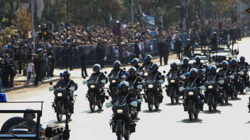 28η Οκτωβρίου: Στρατιωτική παρέλαση στη Θεσσαλονίκη, μαθητική στην Αθήνα - Με μάσκες και αυστηρά μέτρα
