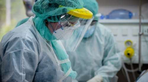 Σε κρίσιμη αλλά σταθερή κατάσταση η 34χρονη από τον Πύργο - Είχε εμβολιαστεί με AstraZeneca