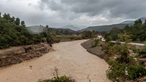 Προειδοποίηση Meteo: Έρχονται έντονες βροχές και καταιγίδες - Αγωνία για πλημμύρες σε Εύβοια και Πελοπόννησο [χάρτης]