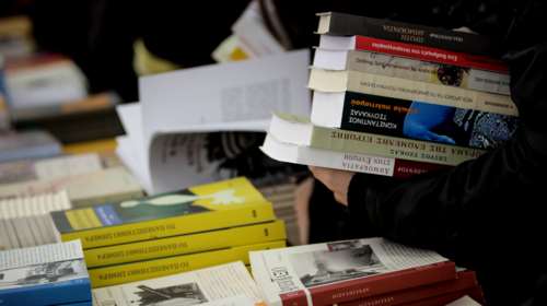 Ανοίγουν κομμωτήρια και βιβλιοπωλεία: Ποιο είναι το νέο ωράριο και τα μέτρα