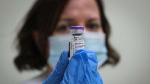 Ανοίγει η πλατφόρμα των ραντεβού για εμβολιασμό για τις ηλικίες 60-64